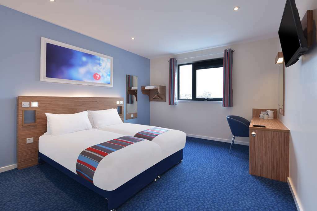 Travelodge Lutterworth Leicester Room photo
