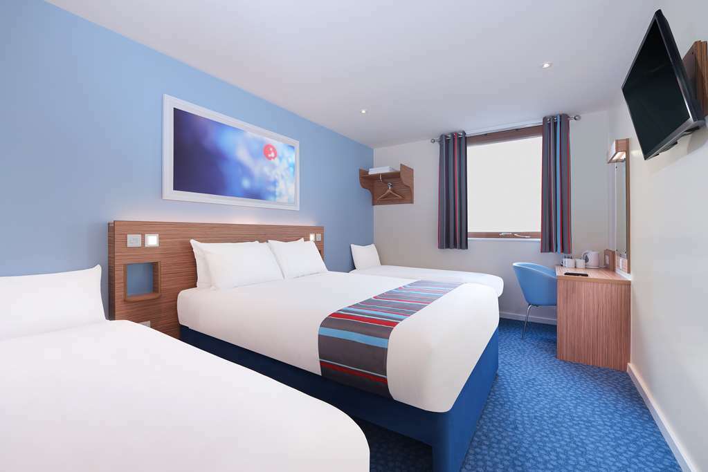 Travelodge Lutterworth Leicester Room photo