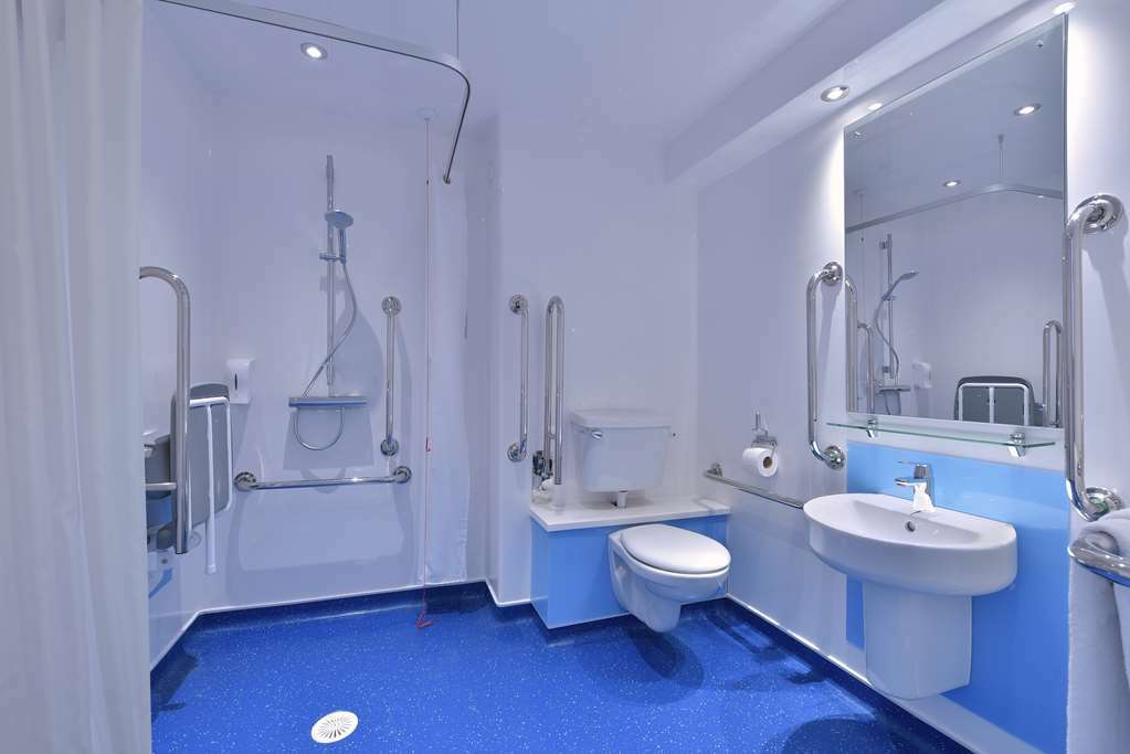 Travelodge Lutterworth Leicester Room photo